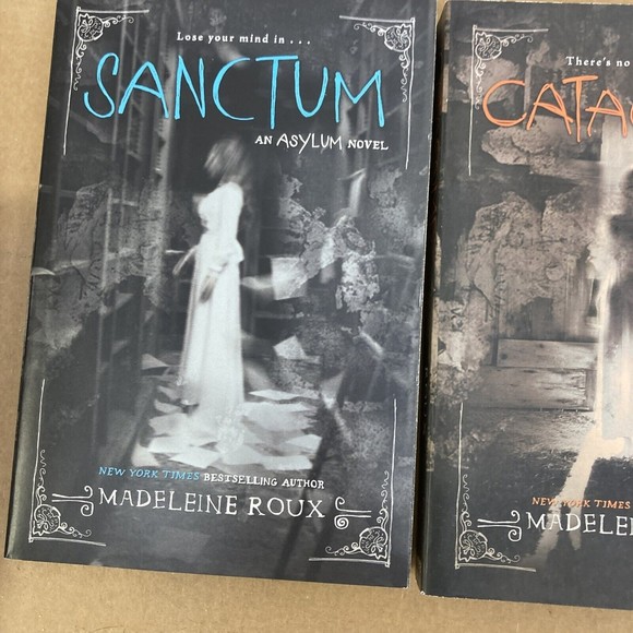 Asylum Ser. Asylum 3-Book Box Set Asylum, Sanctum, Catacomb by Madeleine Roux - Picture 7 of 10